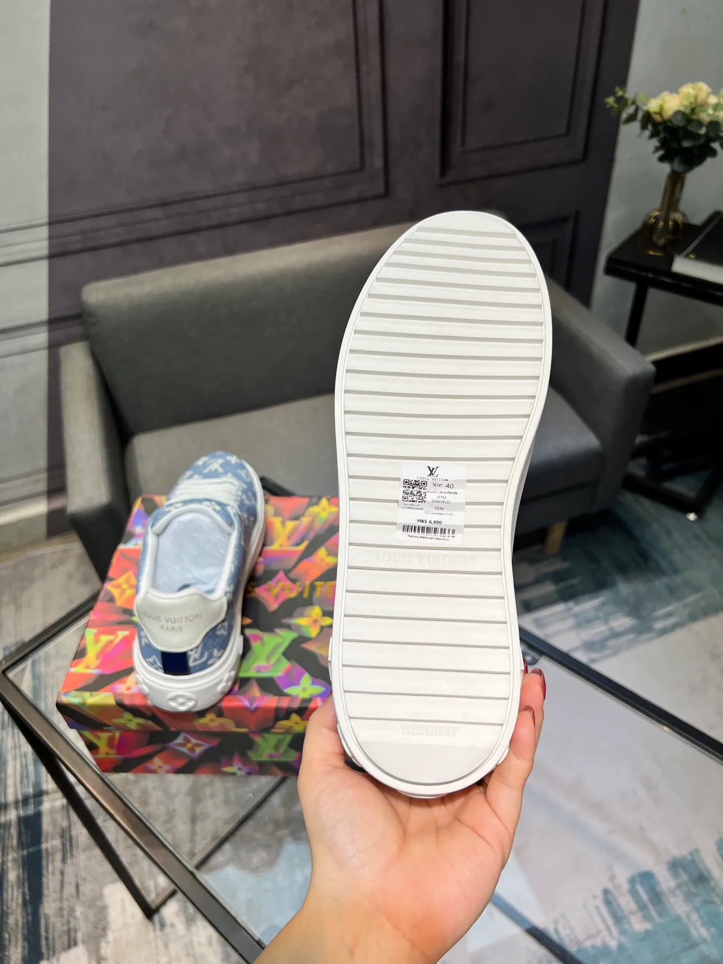 Men's Men's Shoes 💰540 LV Louis Vuitton. The latest fashionable casual shoes are popular in physical stores. The new spring and summer comfortable imported custom patent leather plus cowhide, cowhide mesh, and unique jacquard fabric element design. With sheepskin lining, Lv original base, [sun][sun] high-end packaging and high quality💪Details determine quality, welcome to compare🇮🇹Code number 38-44, 45 can be customized